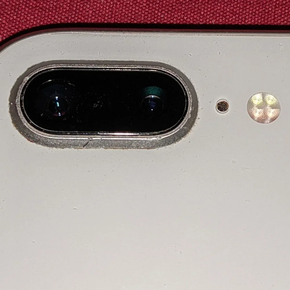 iPhone 8 Plus (A1897) - 64 GB #3 (For parts)***